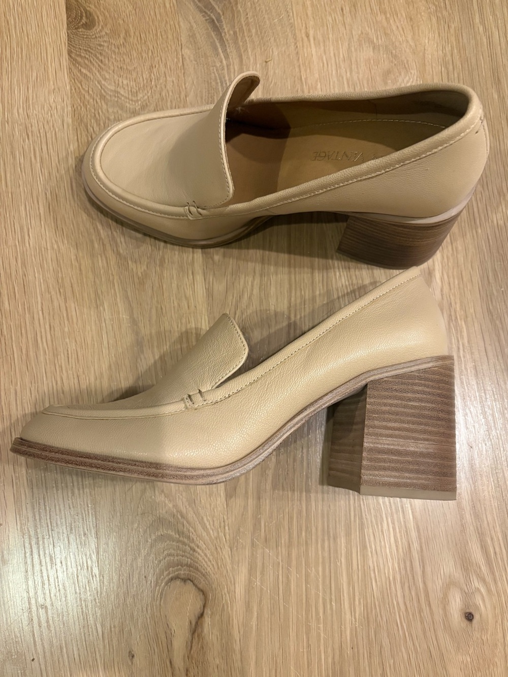 Crown Vintage Beige Leather Block Heel Loafers - Women